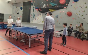 Ils sont venus jouer et découvrir le ping-pong en famille 